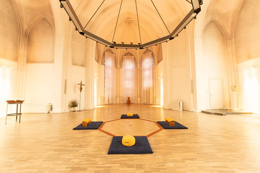 Innenansicht der Kirche der Stille